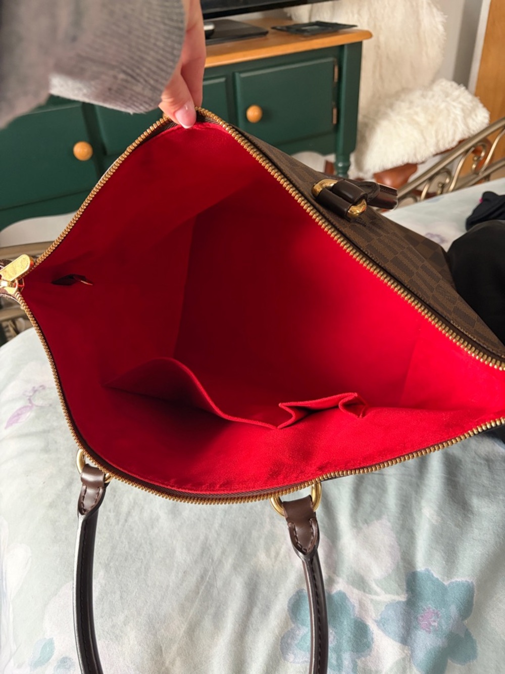 Louis Vuitton Saleya MM - Picture 4 of 17